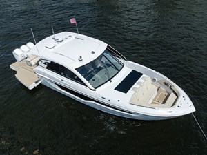 2024 Cruisers Yachts 50 GLS Outboard 50 