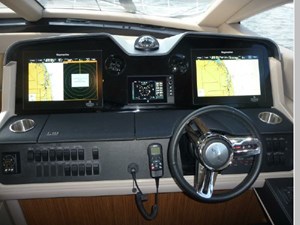 Riviera II  14 Raymarine GS 165 Displays