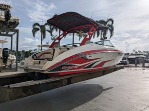 - 2 2_2020 24ft Yamaha 242X