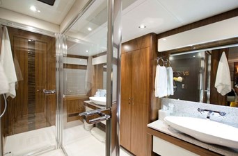 - 17 115-2015-Sunseeker-Sport-Yacht-22