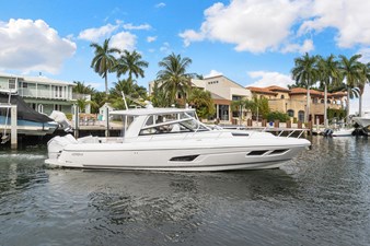 Salty Dog 1 2_2021 43ft Intrepid 438 Evolution SALTY DOG