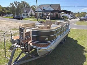 25' South Bay 2013 524 E 3 