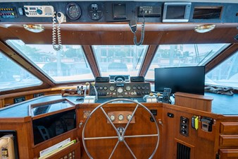 JUST DIVINE 43 61_tollycraft_just_divine_pilothouse4