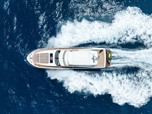 2015 Prestige 750 4 