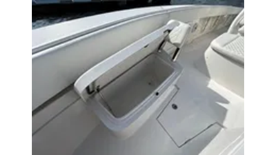 2020 Jupiter 34 Center Console 17 