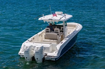 2020 Boston Whaler 330 Outrage 35 