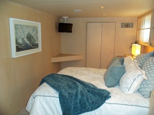 MON SHERI  38 Port Queen VIP