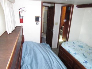 1982 Hatteras LRC Long Range Cruiser 29 30