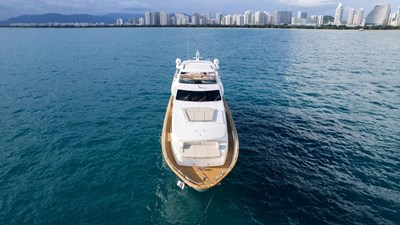 Azimut 105 3 