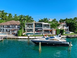 ESSENCE 1 2_2010 60ft Sunseeker Predator ESSENCE