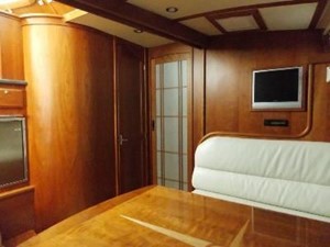 FIRST LIGHT 21 Lower Dinette View Forward