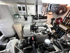 2001 Broward Raised Pilothouse MY 64 