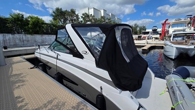 2017 Regal 32 Express 1 