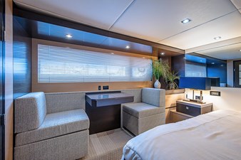 2017 Cruisers Yachts 60 Cantius 57 