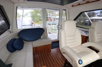 - 35 58-2004-Riviera-Enclosed-Flybridge-35