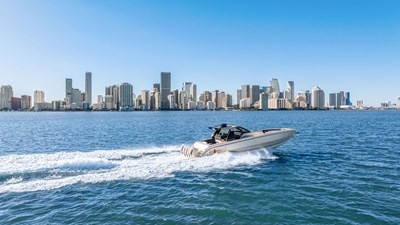 Cigarette 42 Auroris 10 