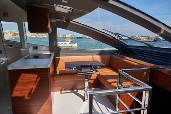 - 6 7_2020 80ft Astondoa 80 Flybridge