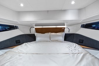 - 24 25_2022 47ft Azimut Verve 47
