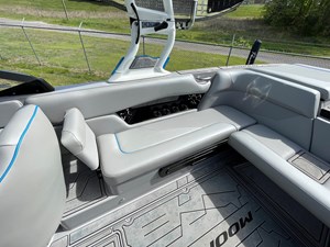 23' Moomba Mojo 11 