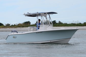 2017 Sea Hunt Triton 225 9 