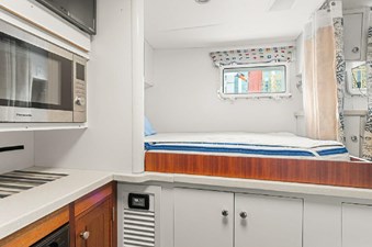 SEAS TO SEE 25 CREW CABIN/MESS