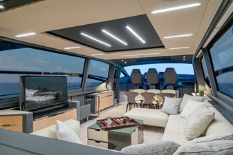 SILVER BULLET 31 02) Pershing 8X_16_SILVER BULLET_Interior_28