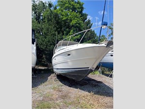32' Bayliner 2004 305 Express 3 