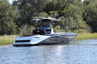 25' Scarab 255 Open ID 3 