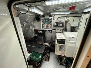 LAS BRISAS 32 Engine Room