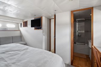 ER 32 33_2000 65ft Pacific Mariner 65 ER