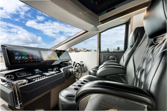 Yacht 40 Helm
