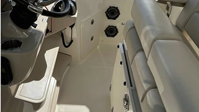 35 ft 2020 Boston Whaler 350 Realm, Yacht Kings 31 35 ft 2020 Boston Whaler 350 Realm (20)