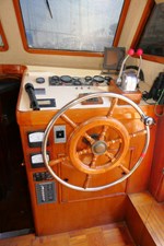 LOVE U 2 37 Salon Helm