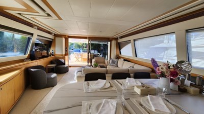 Ferretti 830 4 