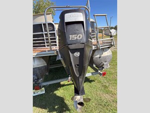 25' South Bay 2013 524 E 15 