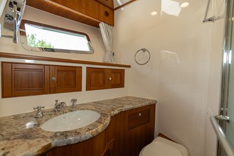 C'EST LA VIE 34 037 Port Guest Head