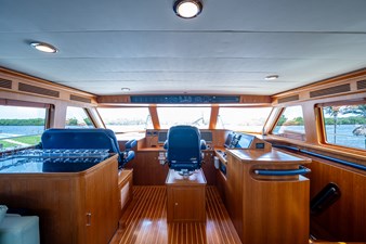 PIVOT 41 97_marlow_pivot_pilothouse_3
