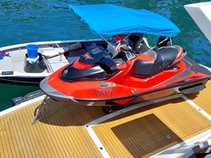 Sunseeker 86 Yacht 29 Swim platform plus jetski