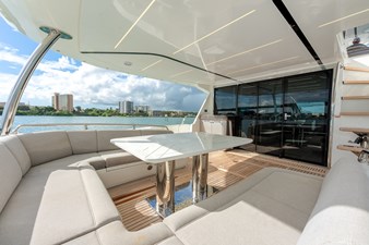Yacht 11 Aft Deck