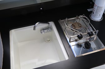 JEANNEAU MF 795 11 09-Luxury Galley Unit