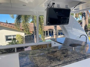 JOHNSON 80' FLYBRIDGE W/HYDRAULIC PLATFORM  39 Flybridge
