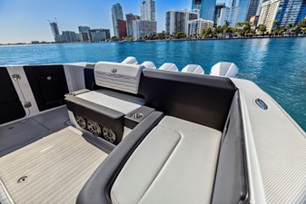 Cigarette 42 Auroris 14 