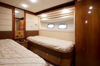 LADY VICTORIA 24 