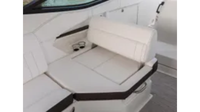 2024 Sea Ray Sundancer 320 OB 9 