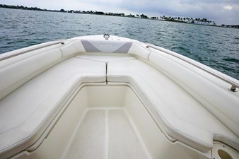 2015 Boston Whaler 220 Outrage 24 