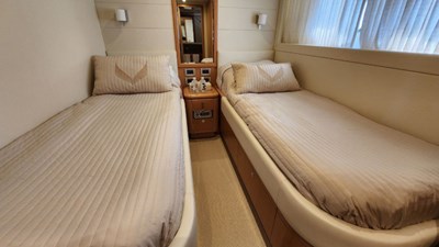 Ferretti 830 6 