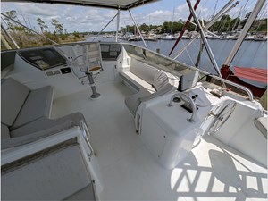 58 HATTERAS 1990 SPORTFISH 24 
