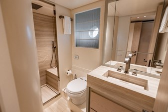 LEGACY 32 