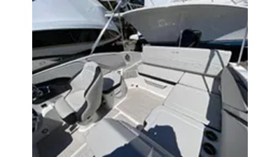 2024 Sea Ray SPX 210 OB 13 