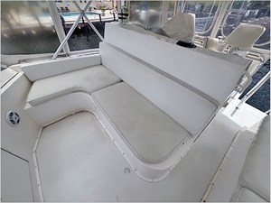 47' Viking 1999 Convertible 12 